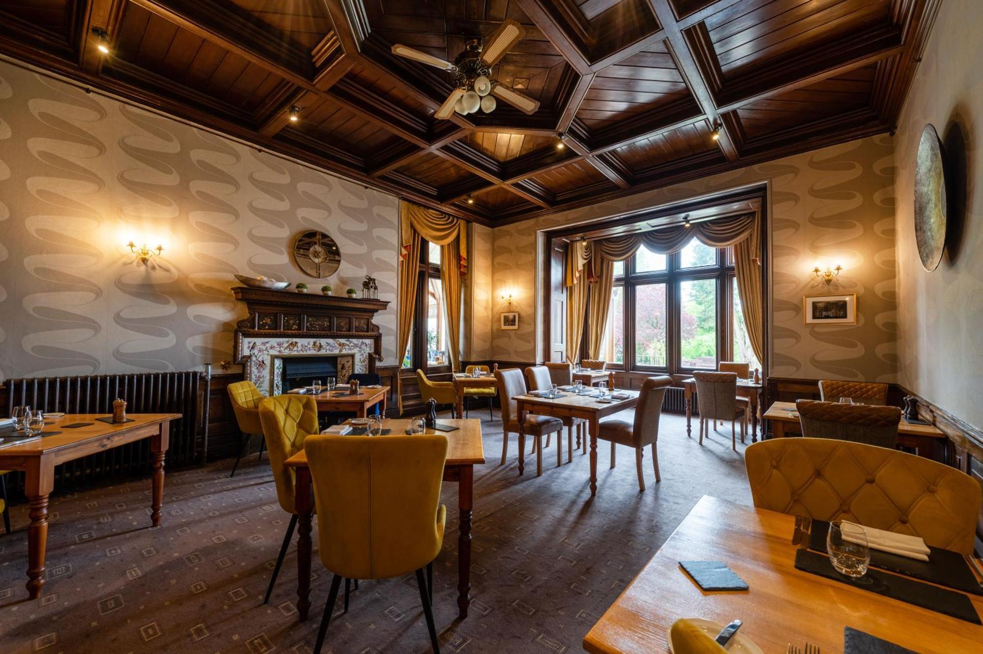 Manor & Garden Отель 4*