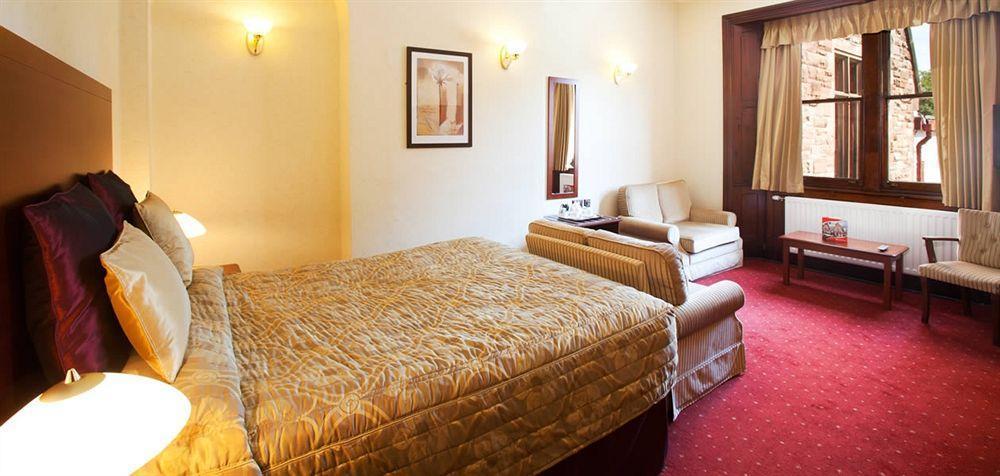 Manor & Garden Отель 4*