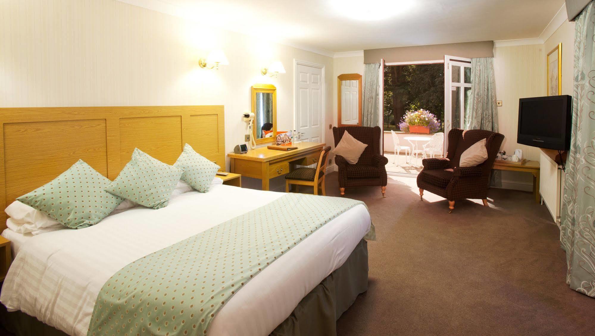 Отель Manor & Garden 4*