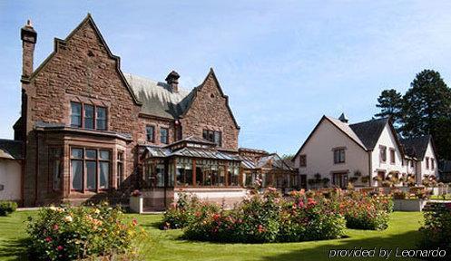 Manor & Garden